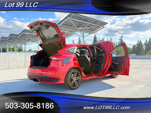 Used 2017 Ford Focus ST FWD image 29