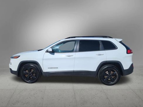 Used 2016 Jeep Cherokee Latitude w/ Cold Weather Group image 3
