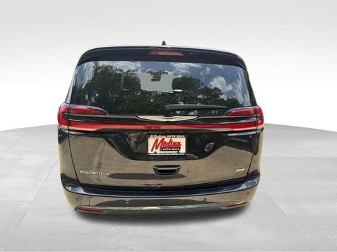 Used 2023 Chrysler Pacifica Touring-L AWD/4WD image 6