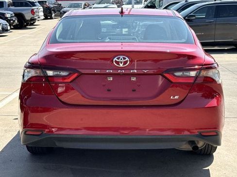 Used 2024 Toyota Camry LE FWD image 5