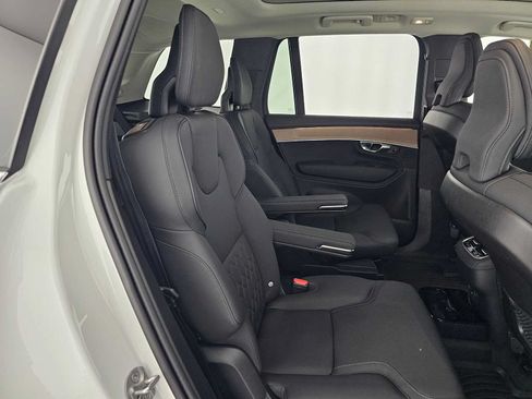 Used 2025 Volvo XC90 B5 Plus w/ Protection Package Premier AWD/4WD image 12