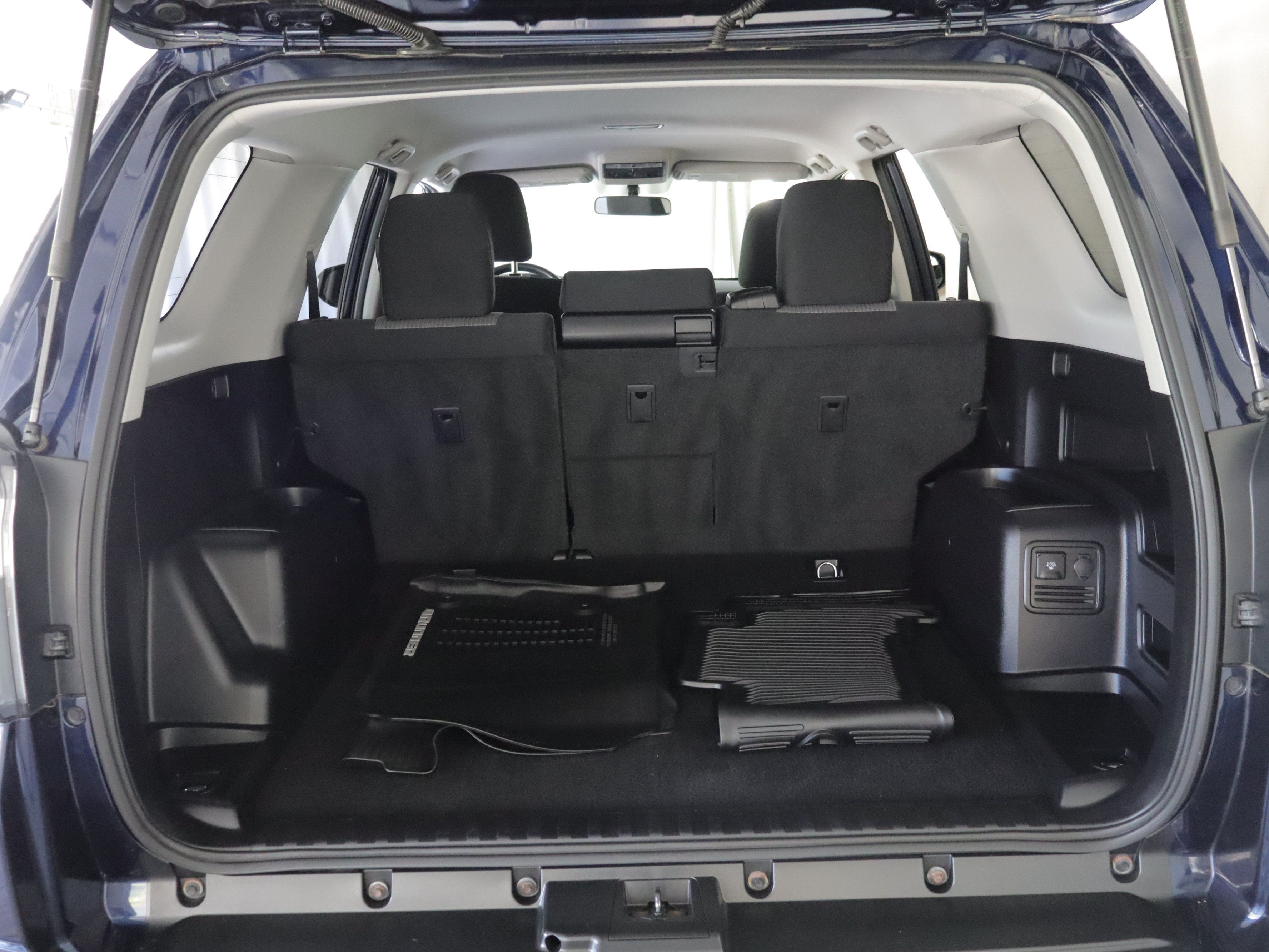 Used 2018 Toyota 4Runner SR5 AWD/4WD image 22