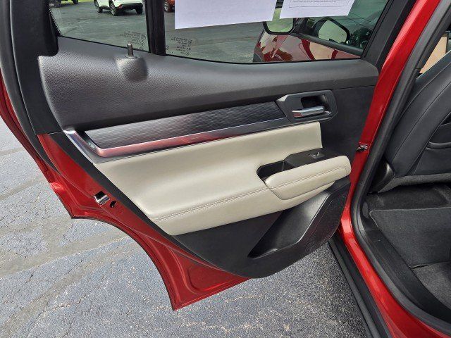 Used 2025 GMC Terrain Elevation w/ Elevation Premium Package AWD/4WD image 15