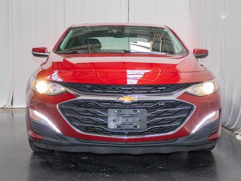Used 2019 Chevrolet Malibu LT w/ Leather Package image 2