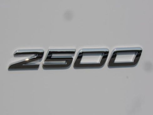 Used 2025 Mercedes-Benz Sprinter 2500 image 8