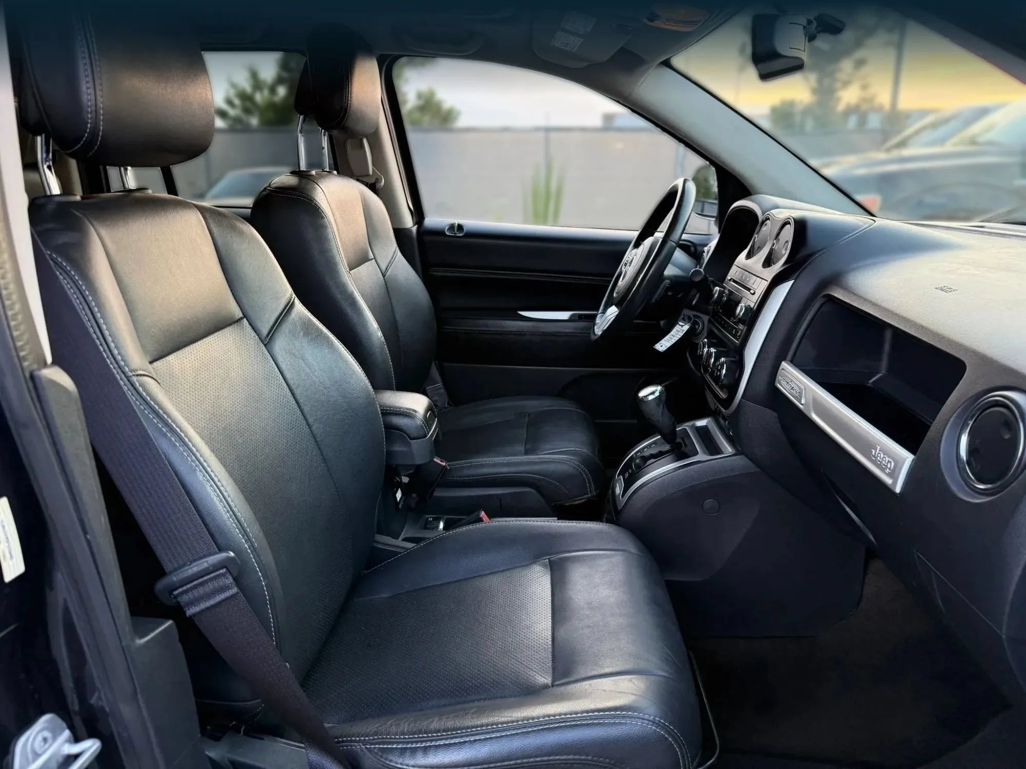 Used 2015 Jeep Compass High Altitude AWD/4WD image 18
