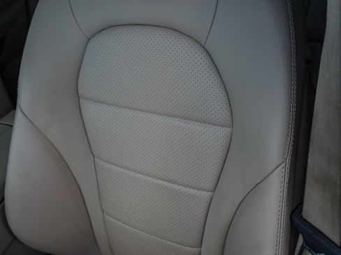 Used 2018 Mercedes-Benz GLC 300 4MATIC image 21