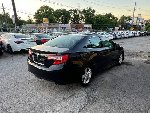 Used 2013 Toyota Camry SE FWD image 5