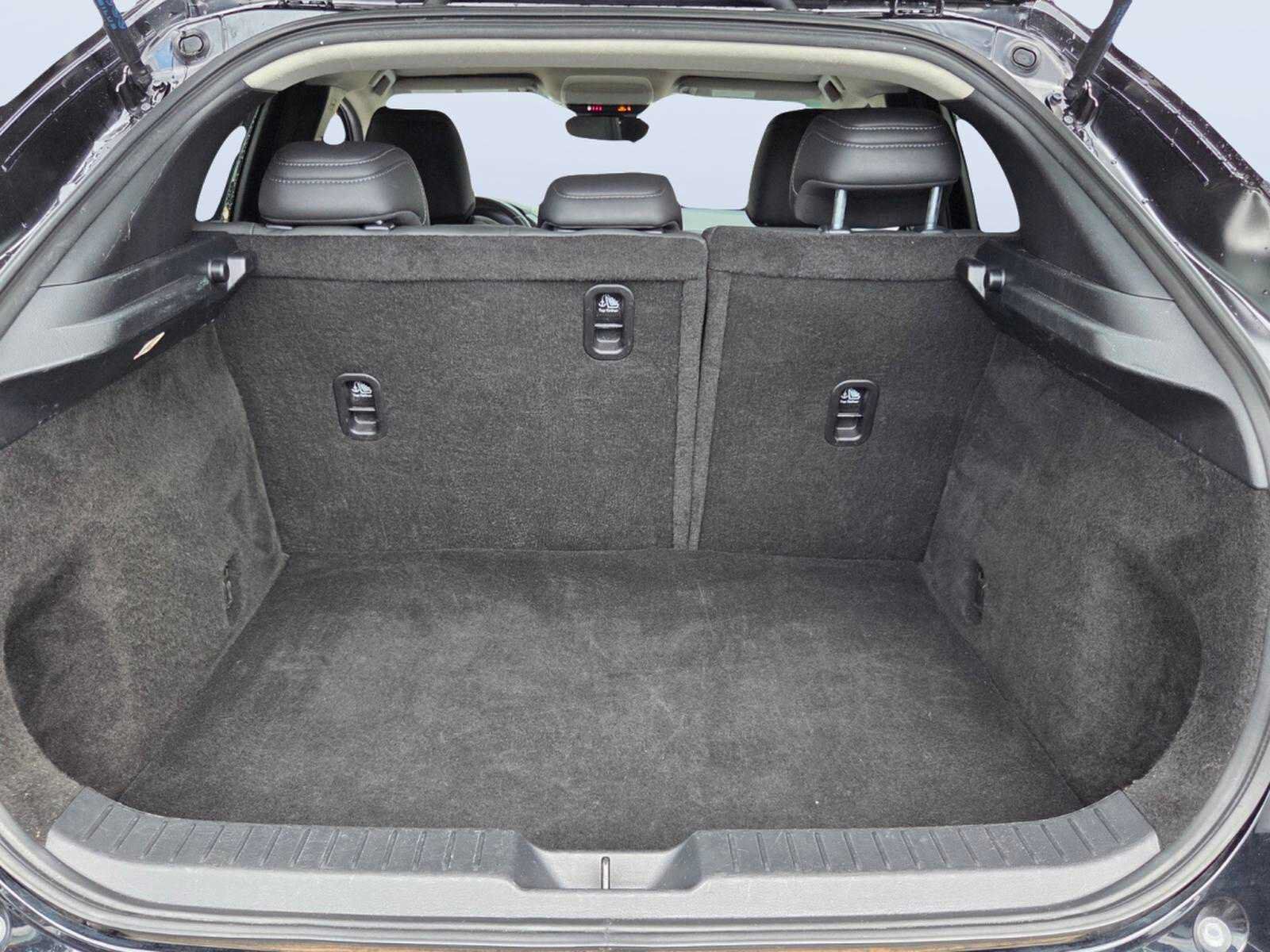 Certified 2025 MAZDA CX-30 AWD 2.5 S w/ Preferred Package image 17