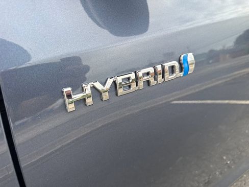 Used 2019 Toyota Highlander LE AWD/4WD image 10