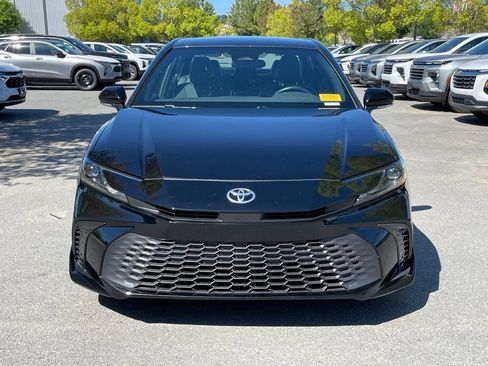Used 2025 Toyota Camry SE FWD image 2