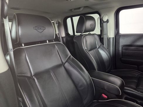Used 2010 HUMMER H3 Alpha image 33