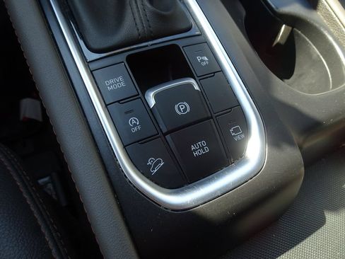 Used 2020 Hyundai Santa Fe Limited AWD/4WD image 17