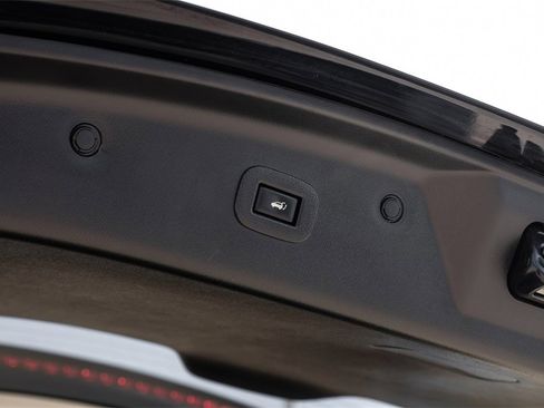 Used 2020 Nissan Armada SL w/ Premium Package image 61