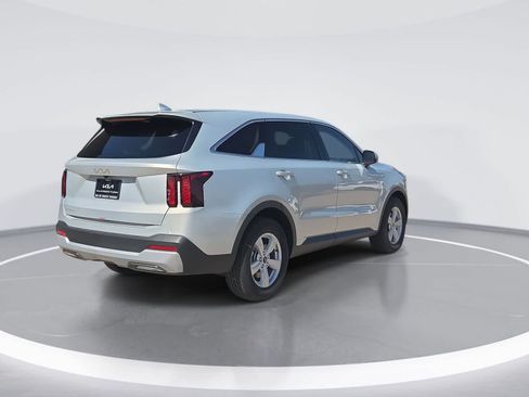 New 2026 Kia Sorento LX FWD image 8