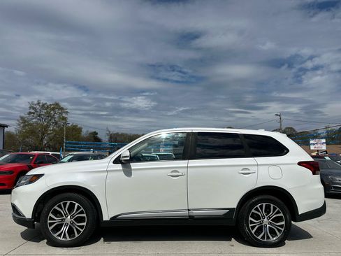Used 2017 Mitsubishi Outlander SE AWD/4WD image 7
