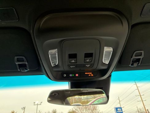 Used 2022 Cadillac CT4 Luxury w/ Sun And Sound Package image 38