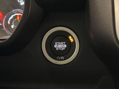 Used 2019 RAM 1500 Big Horn AWD/4WD image 32