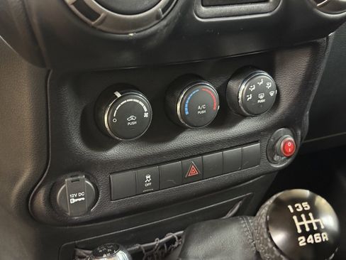 Used 2016 Jeep Wrangler Unlimited Sport w/ Connectivity Group image 33