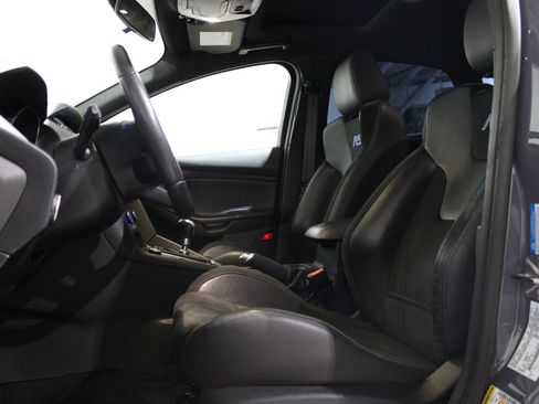 Used 2017 Ford Focus RS image 22