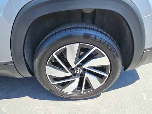 Used 2024 Volkswagen Atlas SE FWD image 35