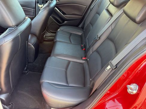 Used 2018 MAZDA MAZDA3 Touring FWD image 21
