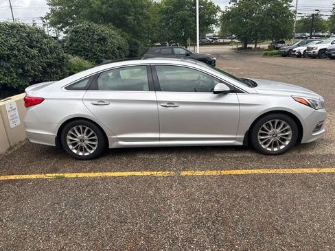 Used 2015 Hyundai Sonata Limited w/ Option Group 05 FWD image 6
