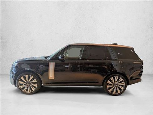 Used 2025 Land Rover Range Rover SV image 9