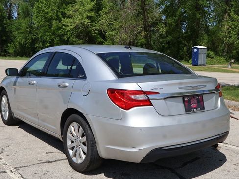 Used 2012 Chrysler 200 Touring FWD image 8