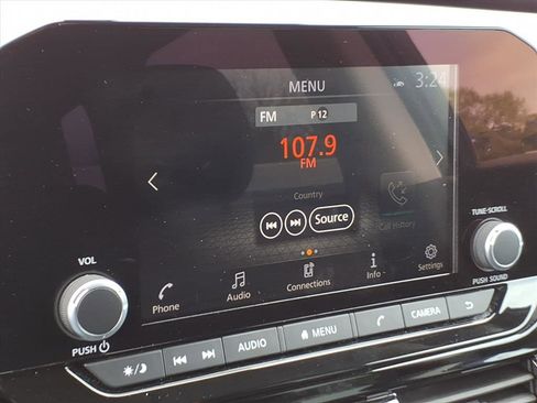 Used 2024 Nissan Pathfinder SV image 23