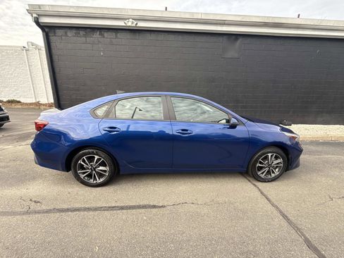 Used 2024 Kia Forte LXS w/ LXS Technology Package image 3