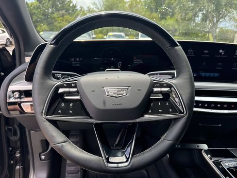 Used 2026 Cadillac Lyriq Luxury AWD/4WD image 15