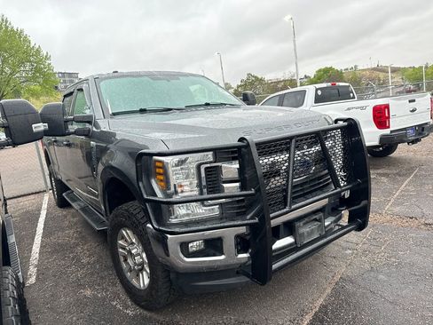 Used 2019 Ford F250 XLT w/ XLT Value Package AWD/4WD image 4