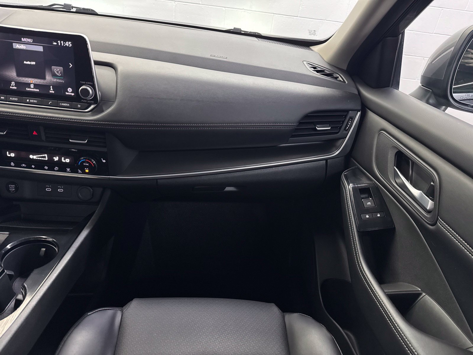 Certified 2025 Nissan Rogue SV w/ SV Premium Package AWD/4WD image 21