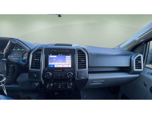 Used 2019 Ford F150 XLT w/ Trailer Tow Package image 17