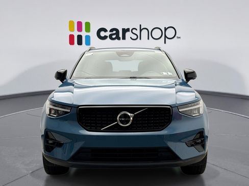 Used 2025 Volvo XC40 B5 Plus AWD/4WD image 8