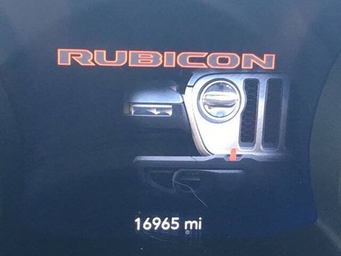 Used 2024 Jeep Gladiator Rubicon w/ Technology Group AWD/4WD image 18