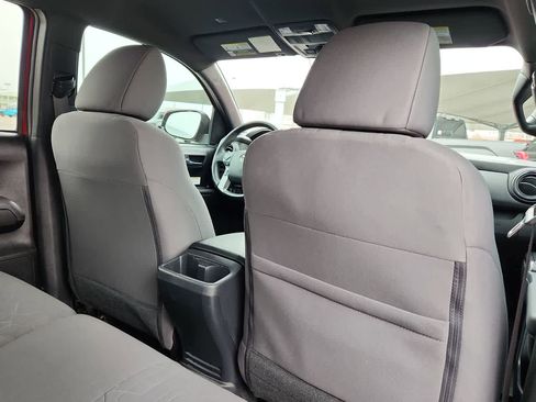 Used 2019 Toyota Tacoma TRD Off-Road image 16