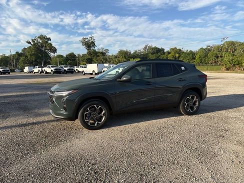 New 2026 Chevrolet Trax LT w/ Driver Confidence Package FWD image 3