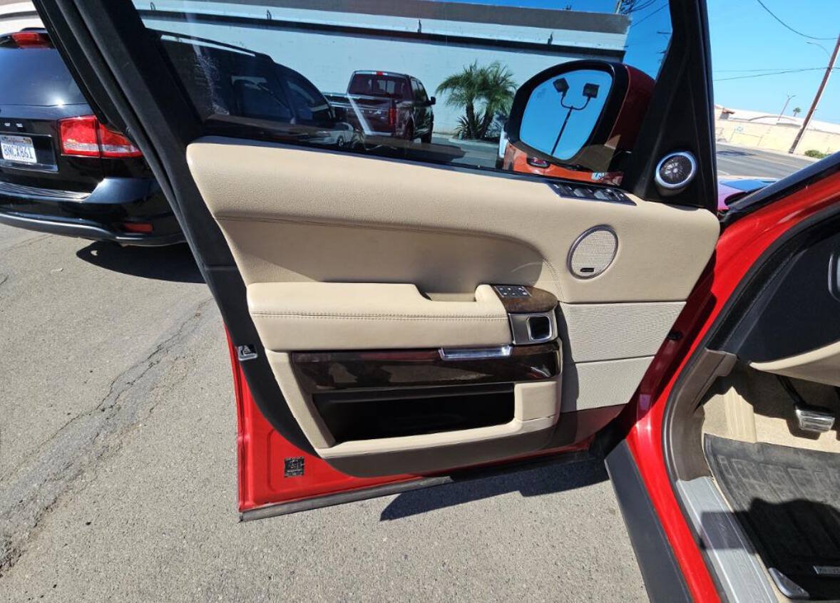 Used 2016 Land Rover Range Rover Supercharged AWD/4WD image 9