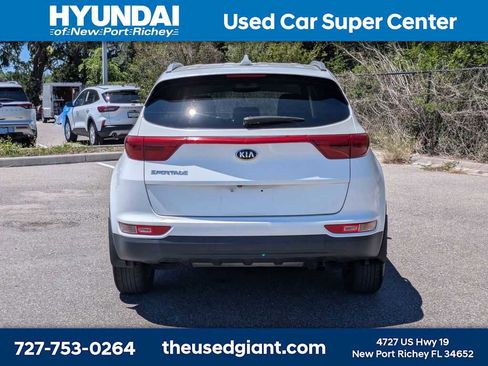 Used 2017 Kia Sportage LX w/ LX Popular Package AWD/4WD image 4