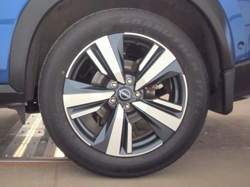 Used 2023 Nissan Rogue SL w/ SL Premium Package image 20