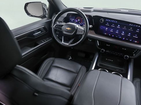 Used 2025 Chevrolet Tahoe LT image 28