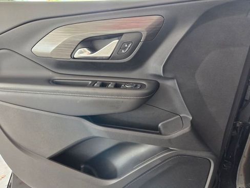 Used 2023 GMC Terrain SLE w/ Driver Convenience Package FWD image 20