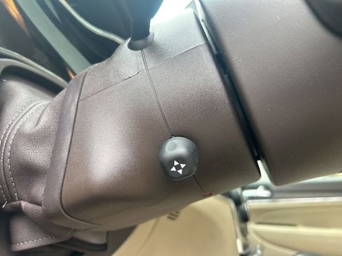 Used 2019 Jeep Grand Cherokee Overland image 17