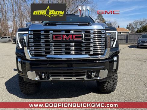 New 2026 GMC Sierra 2500 Denali w/ Denali Reserve Package image 7