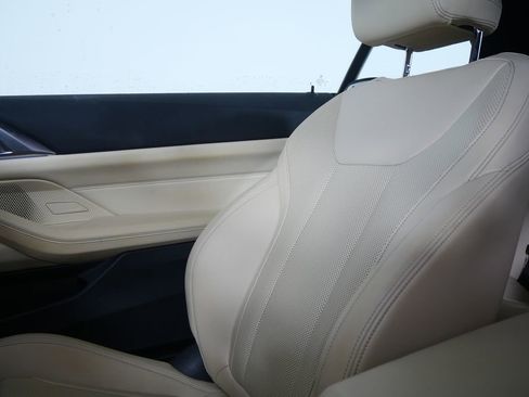 Certified 2024 BMW 430i Convertible w/ Convenience Package image 19