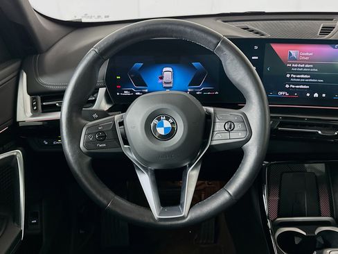 Used 2025 BMW X1 xDrive28i AWD/4WD image 18