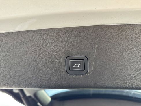 Used 2019 Chevrolet Traverse Premier w/ Redline Edition image 8