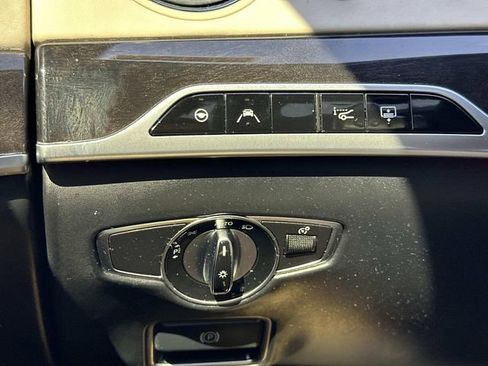 Used 2019 Mercedes-Benz S 560 4MATIC Sedan image 26